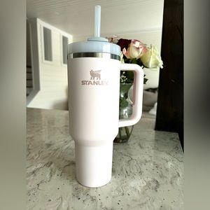 40oz Stanley Quencher Rose Quartz